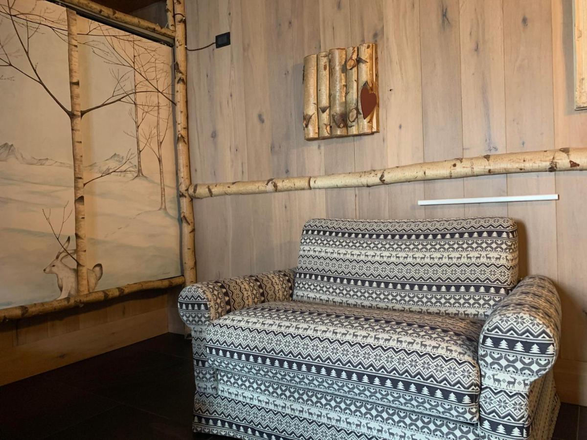 Hotel Letterario Locanda Collomb La Thuile Exterior foto