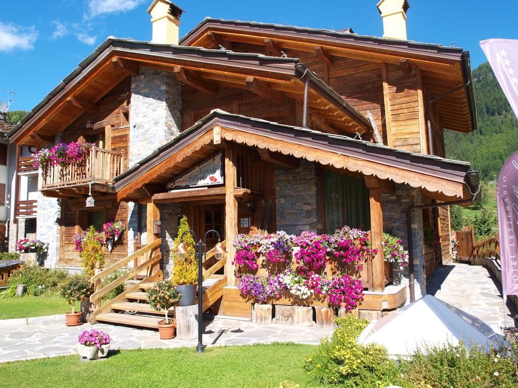 Hotel Letterario Locanda Collomb La Thuile Exterior foto