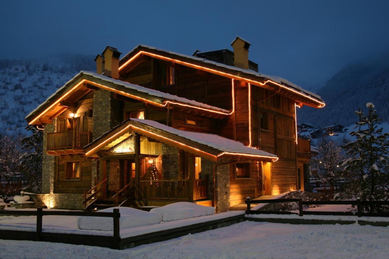 Hotel Letterario Locanda Collomb La Thuile Exterior foto